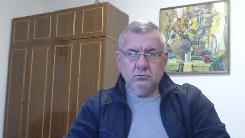 Snapshot of machomale3 chatting on December 8, 12:52 pm Macho online show from December 8, 12:52 pm