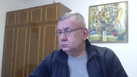 Snapshot of machomale3 chatting on December 11, 12:27 pm Macho online show from December 11, 12:27 pm