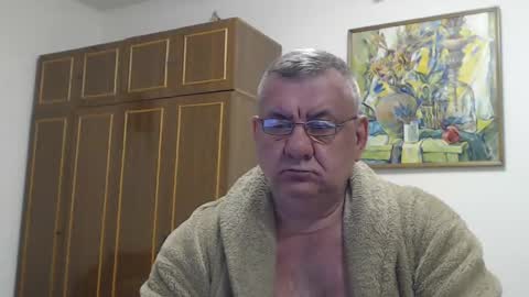 Snapshot of machomale3 chatting on February 18, 9:42 pm Macho online show from February 18, 9:42 pm