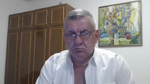 Snapshot of machomale3 chatting on December 10, 9:54 pm Macho online show from December 10, 9:54 pm