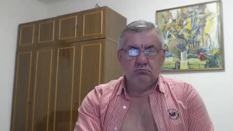 Snapshot of machomale3 chatting on February 15, 9:39 pm Macho online show from February 15, 9:39 pm