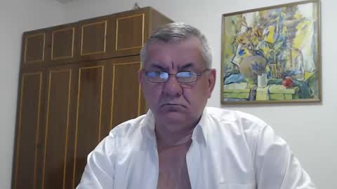 Snapshot of machomale3 chatting on December 25, 7:34 pm Macho online show from December 25, 7:34 pm