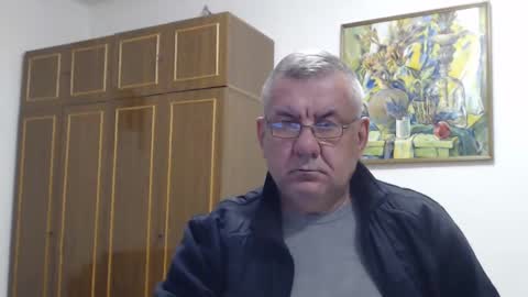 Snapshot of machomale3 chatting on December 12, 10:42 pm Macho online show from December 12, 10:42 pm