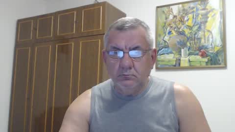Snapshot of machomale3 chatting on September 28, 7:23 pm Macho online show from September 28, 7:23 pm