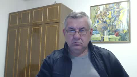 Snapshot of machomale3 chatting on December 27, 10:05 pm Macho online show from December 27, 10:05 pm