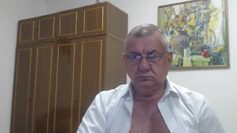 Snapshot of machomale3 chatting on September 15, 7:04 pm Macho online show from September 15, 7:04 pm