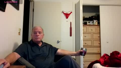 mackdocc001 online show from May 1, 4:31 pm