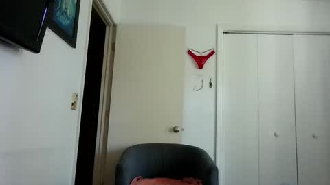 mackdocc001 online show from November 13, 4:00 pm