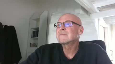 madio1187940 online show from November 28, 12:07 pm