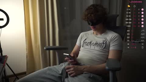 Mike XMaestro 3369 online show from October 17, 9:30 pm