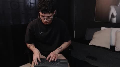 Damian Rivers online show from November 12, 8:25 pm