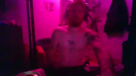 Snapshot of magnetic77slav chatting on October 7, 5:44 am magnetic77slav online show from October 7, 5:44 am