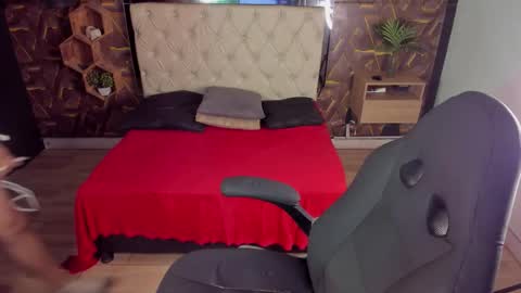 maicol_ortiz online show from October 30, 7:15 pm