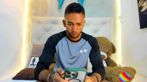 maicolparker0 online show from April 23, 1:24 pm