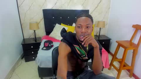 M A I K O L -- M O N S T E R C O C L online show from November 4, 3:40 am