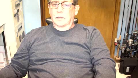 Snapshot of majormike34 chatting on December 6, 5:11 pm majormike34 online show from December 6, 5:11 pm