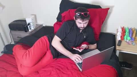 mako4eva online show from December 17, 1:35 am