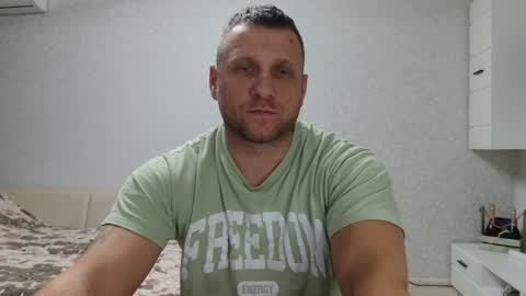 Snapshot of malchyshka chatting on December 17, 6:31 pm malchyshka online show from December 17, 6:31 pm