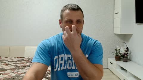 Snapshot of malchyshka chatting on February 5, 12:38 pm malchyshka online show from February 5, 12:38 pm