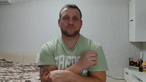 Snapshot of malchyshka chatting on December 6, 9:32 am malchyshka online show from December 6, 9:32 am