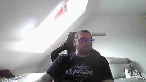 breton online show from February 1, 12:04 pm