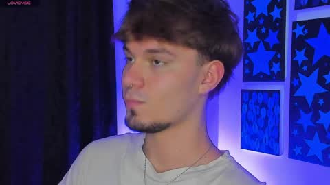  independent model online show from April 21, 3:02 am