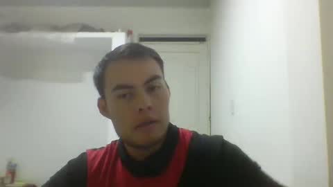 Snapshot of manuel9810 chatting on December 3, 2:45 am manuel9810 online show from December 3, 2:45 am