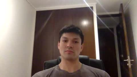 manuelgasdcon online show from December 18, 12:17 am