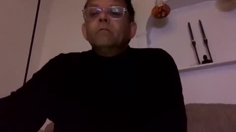 marc280384 online show from October 3, 4:17 am