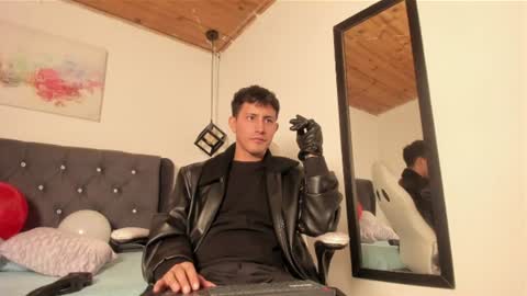 marcos_vieyra online show from July 1, 7:25 pm