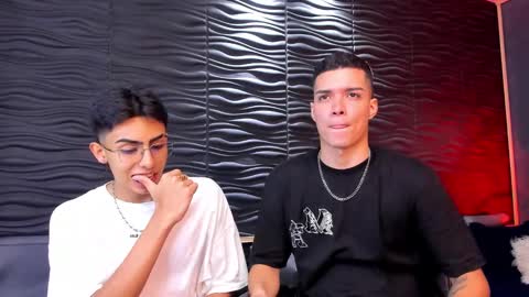 Snapshot of marcoyethan chatting on December 26, 9:11 am Marco and Ethan online show from December 26, 9:11 am