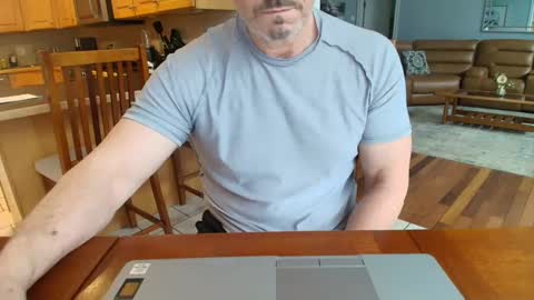 Mark online show from March 6, 2:08 pm