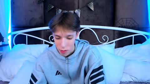 Mark online show from November 2, 11:25 am