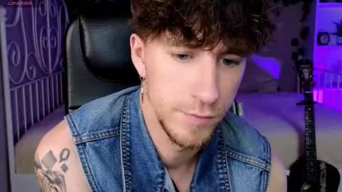 mark_caron online show from October 12, 8:47 pm