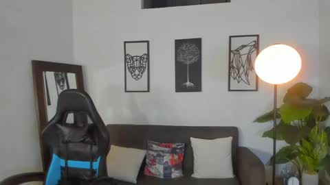 mark_x23 online show from March 23, 1:33 am