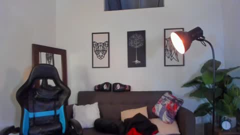 mark_x23 online show from July 17, 5:25 am