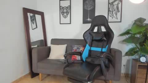 mark_x23 online show from April 12, 7:54 am