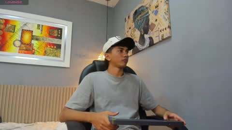 markbowie online show from January 10, 7:28 pm