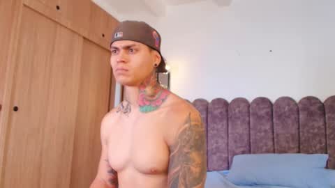 Sebastian online show from November 25, 3:58 pm