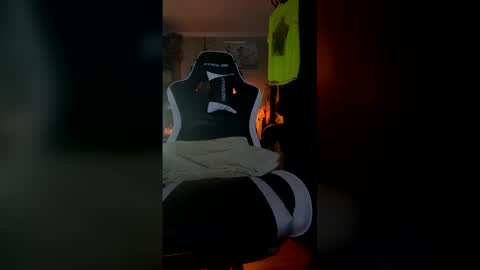 marlboroman694 online show from March 19, 9:23 am