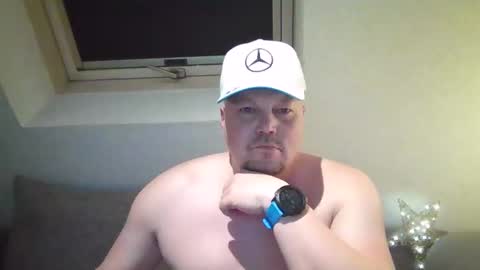 mars0481 online show from December 16, 5:53 pm