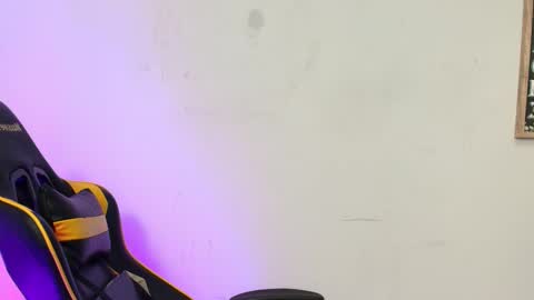 marshall_6957544 online show from February 18, 12:14 pm