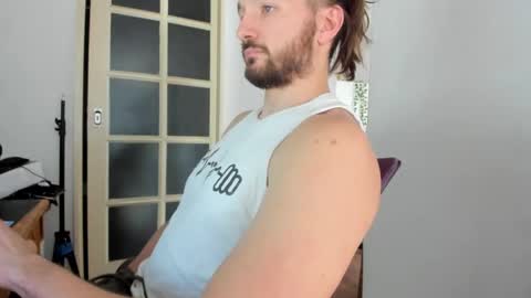 Snapshot of martincumking chatting on September 26, 8:17 pm vikingcumking online show from September 26, 8:17 pm