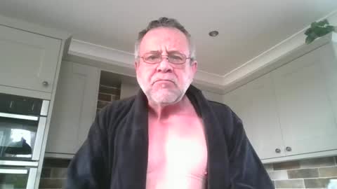 Snapshot of martinrgbxxxx chatting on February 22, 9:23 am martinrgbxxxx online show from February 22, 9:23 am
