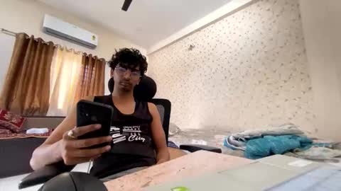 maskboyz2003 online show from October 8, 5:12 am