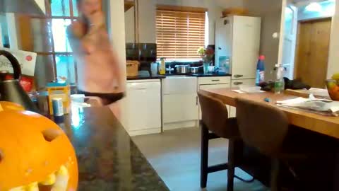 Masked Masturbation Dilf online show from October 30, 8:16 am