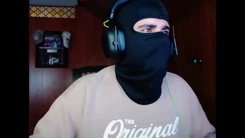 MaskedMan online show from November 20, 6:40 pm