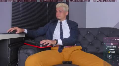 I am Massimo online show from December 22, 10:29 pm