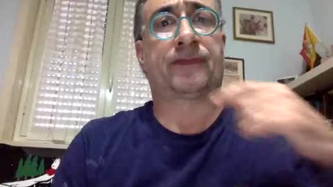 Snapshot of massimoxsempre chatting on December 13, 10:51 am massimoxsempre online show from December 13, 10:51 am