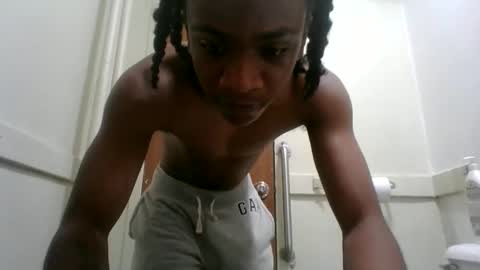 massivemalik online show from December 28, 3:48 pm